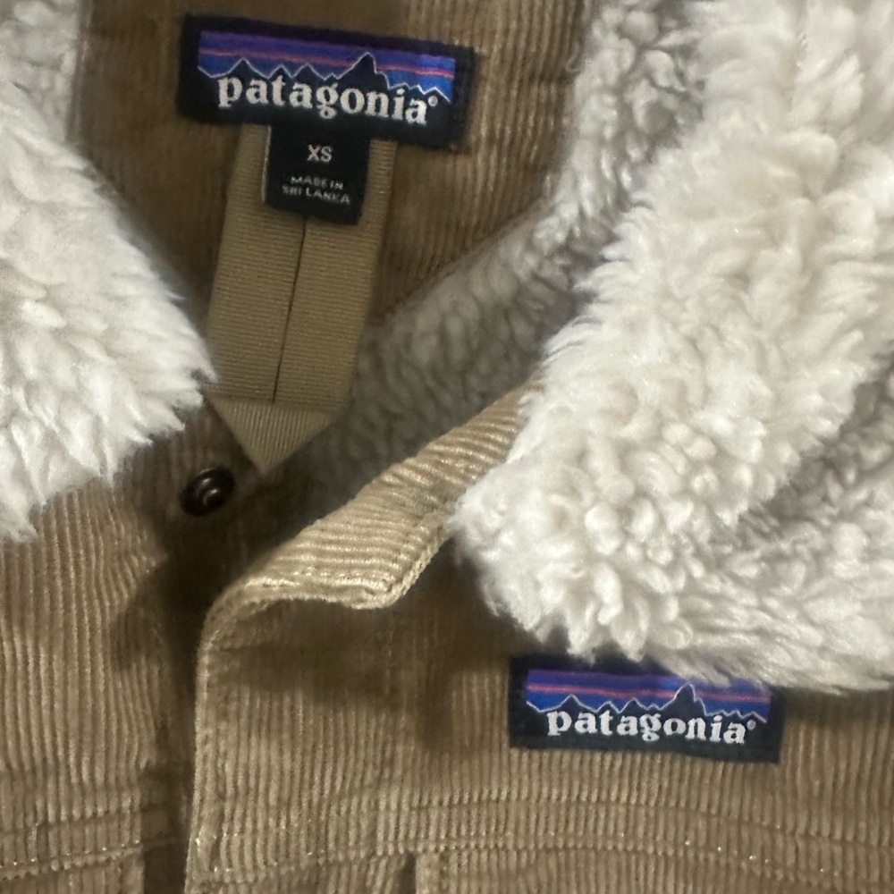 Patagonia Men's Tan Corduroy Jacket with Shearling Collar - Picture 2 of 9